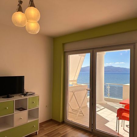 White Sea View Residence Sarande Bagian luar foto