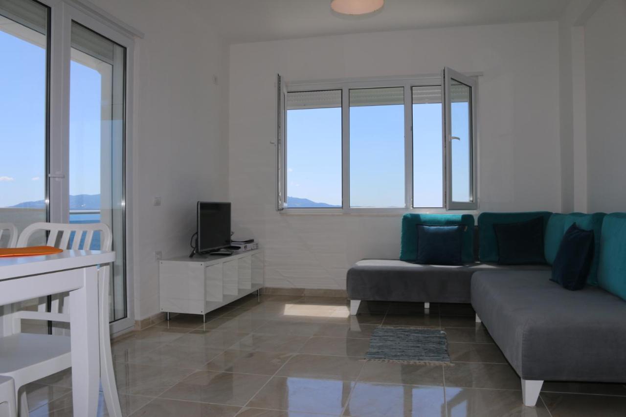 White Sea View Residence Sarande Bagian luar foto