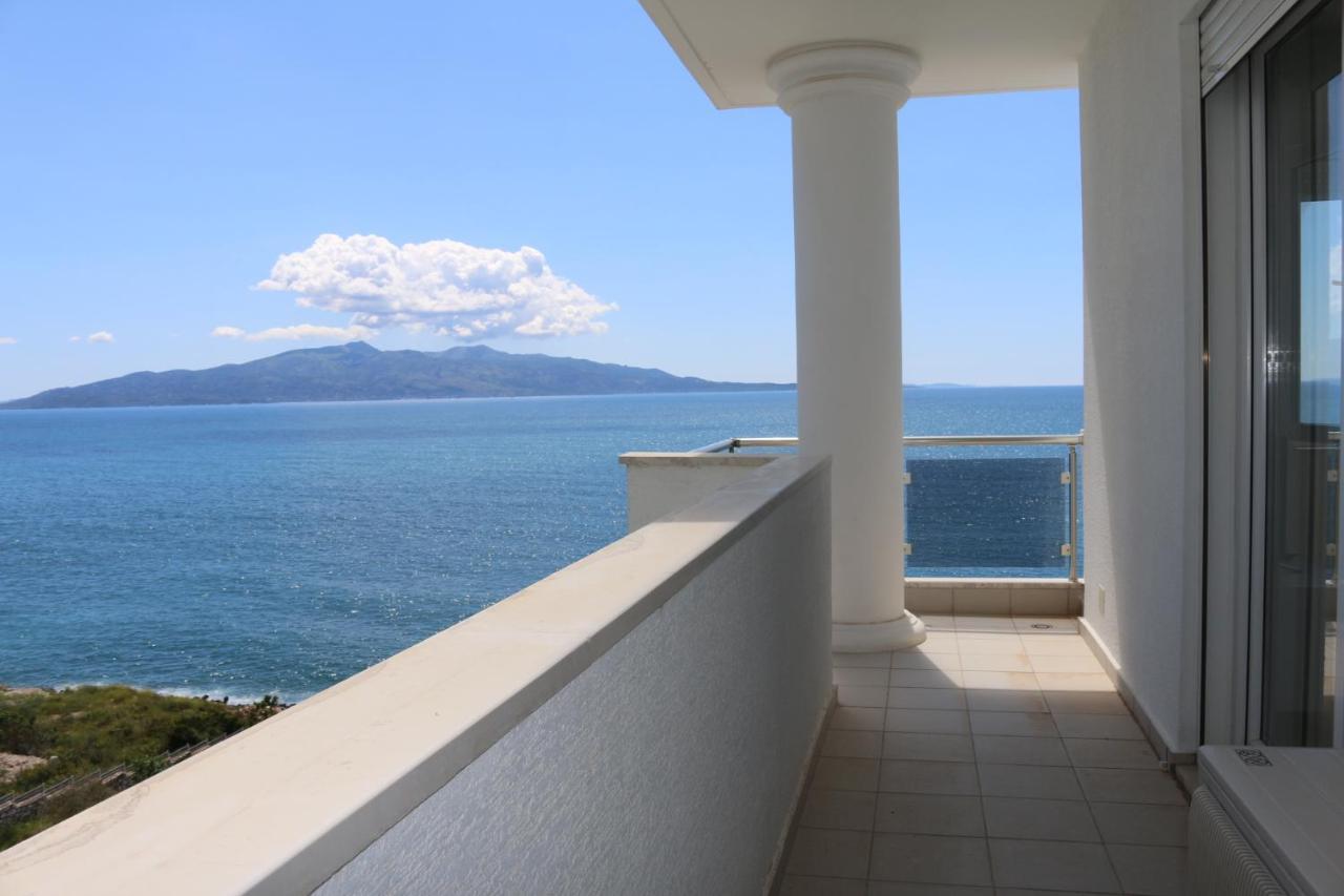 White Sea View Residence Sarande Bagian luar foto