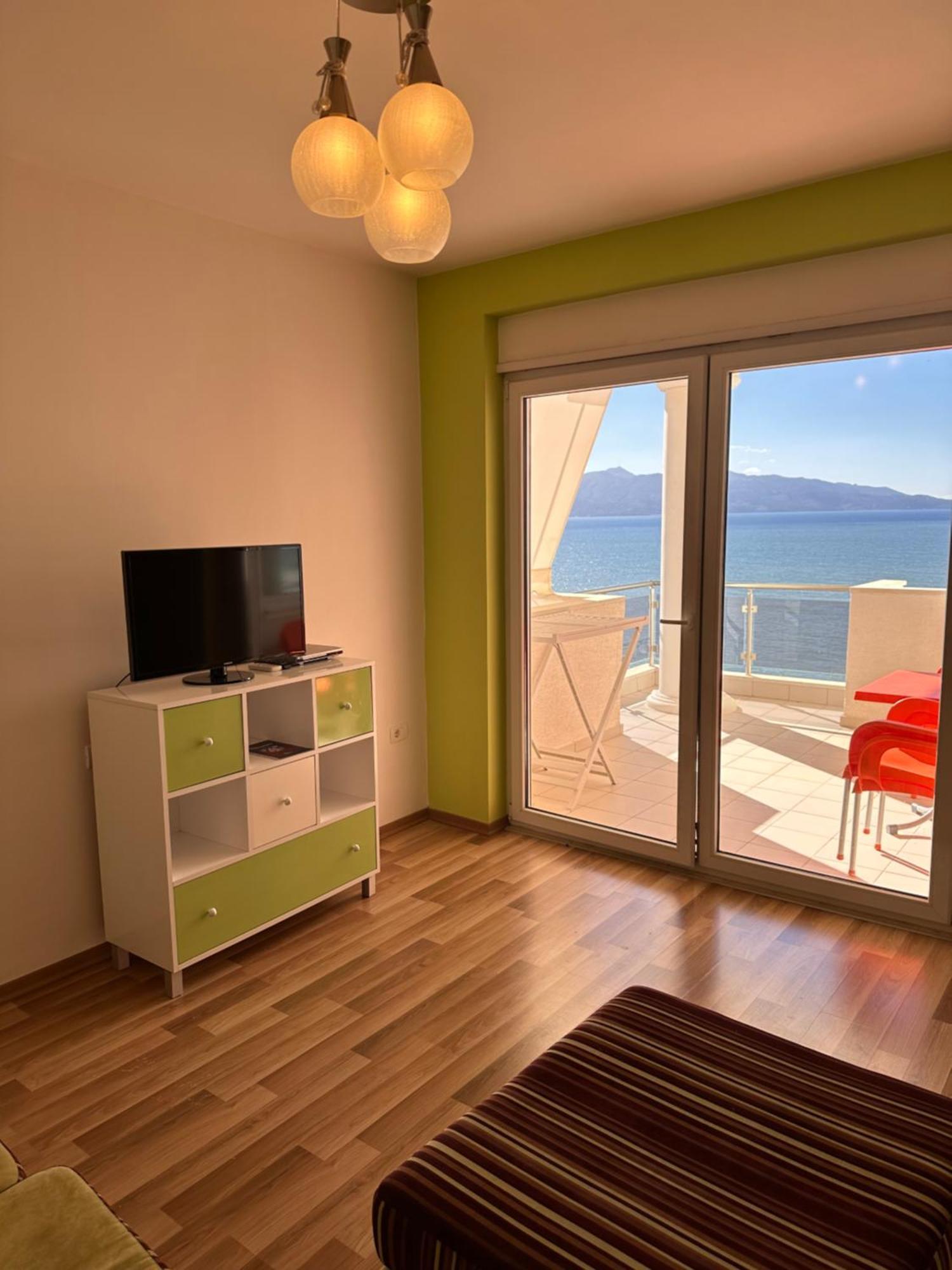 White Sea View Residence Sarande Bagian luar foto