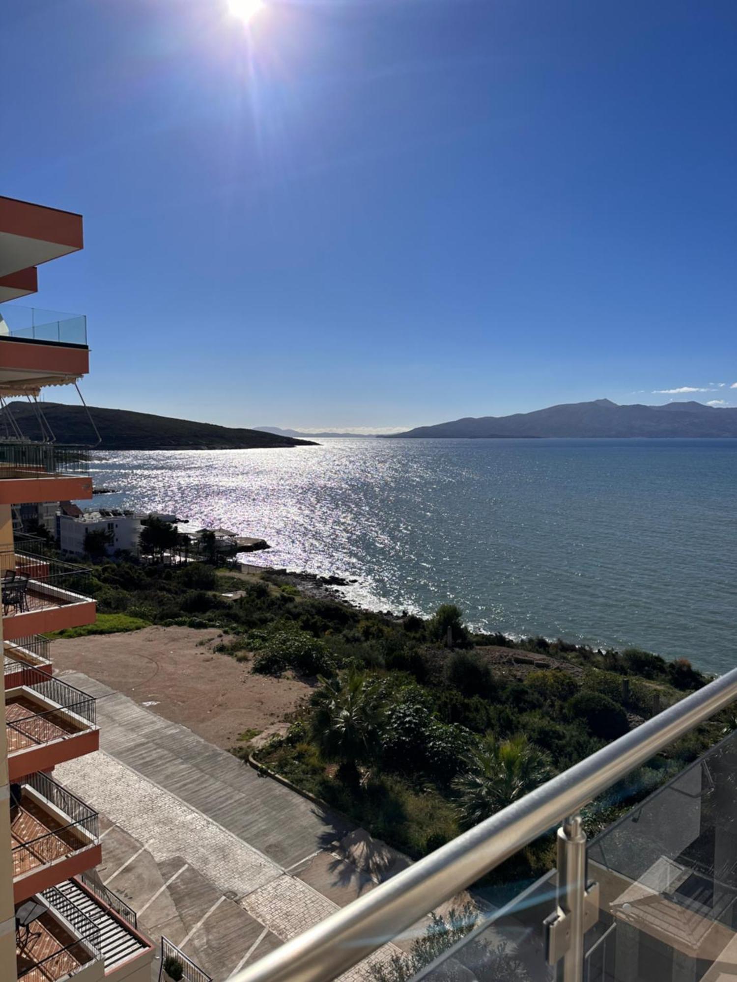 White Sea View Residence Sarande Bagian luar foto